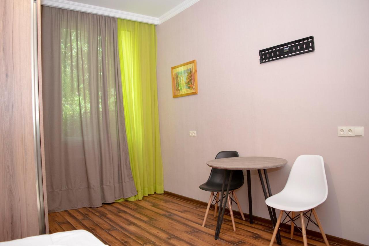 4 Rooms Сігнагі Екстер'єр фото