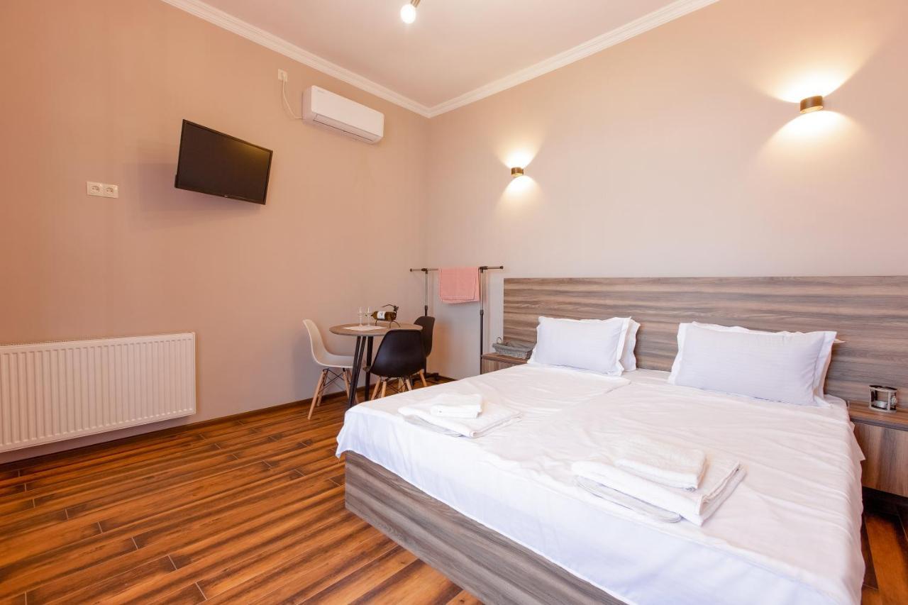 4 Rooms Сігнагі Екстер'єр фото